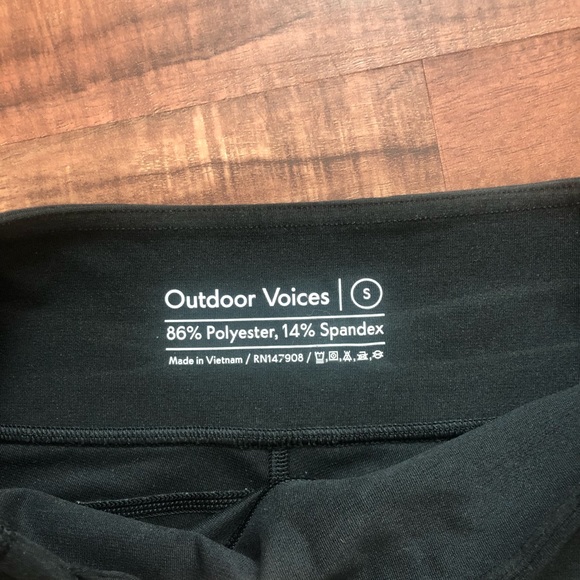 Outdoor Voices Warmup 5” Short - Picture 2 of 3
